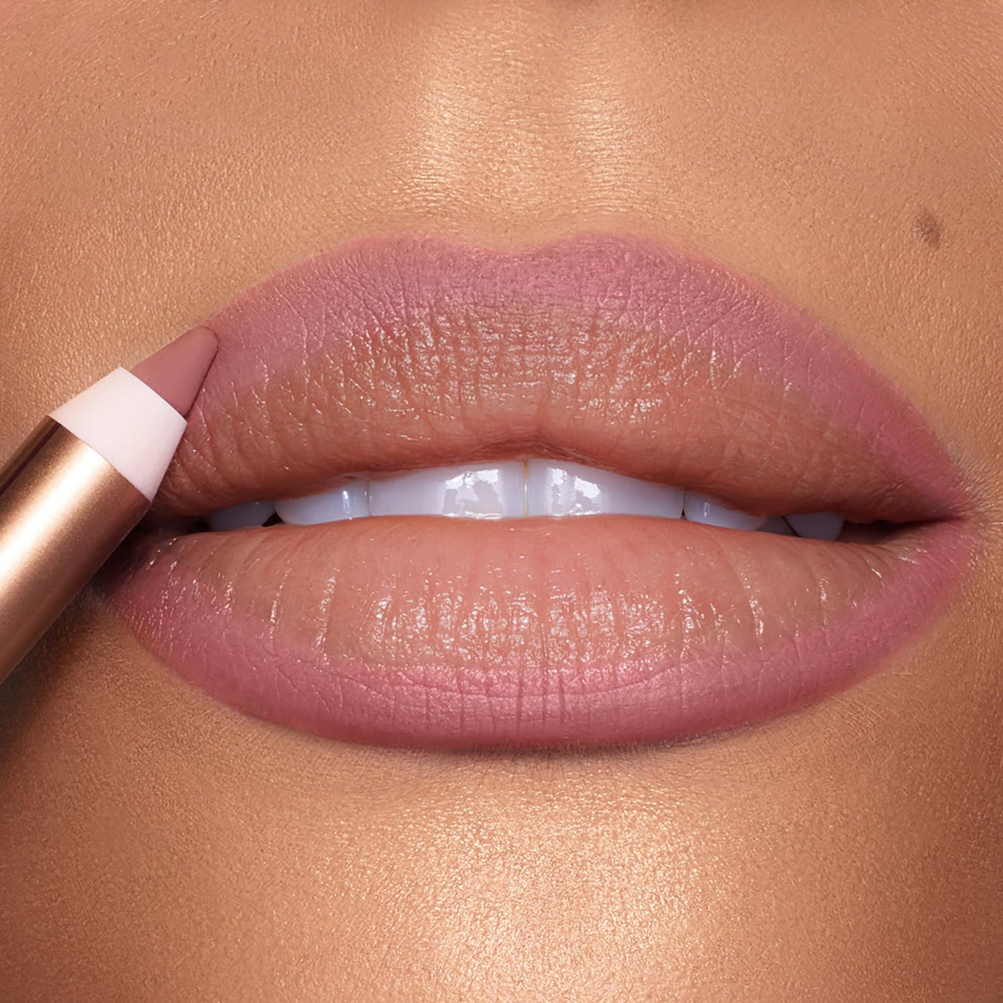 Charlotte Tilbury Lip Cheat Lip Liner Pencil - Creamy Fuller-Looking Lip Pencil with Jojoba Oil & Hyaluronic Acid - Waterproof, Smudge-Proof & Transfer-Proof - 6H Wear - Pillow Talk Medium